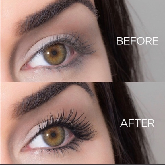 ESTEE LAUDER Sumptuous Extreme Lash Multiplying Volume Mascara EXTREME BLACK 01 - Picture 6 of 16